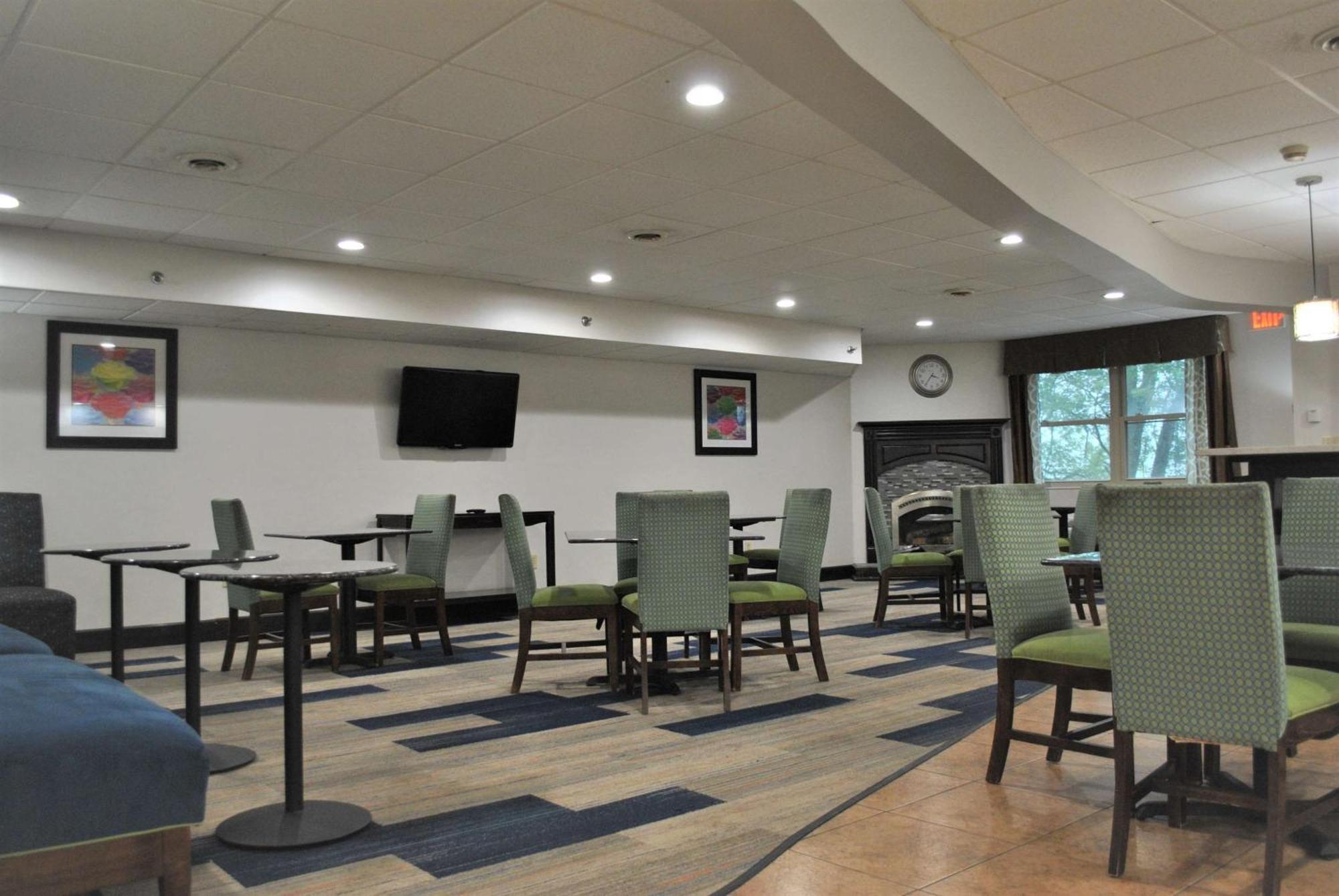 Best Western Owego Inn Экстерьер фото