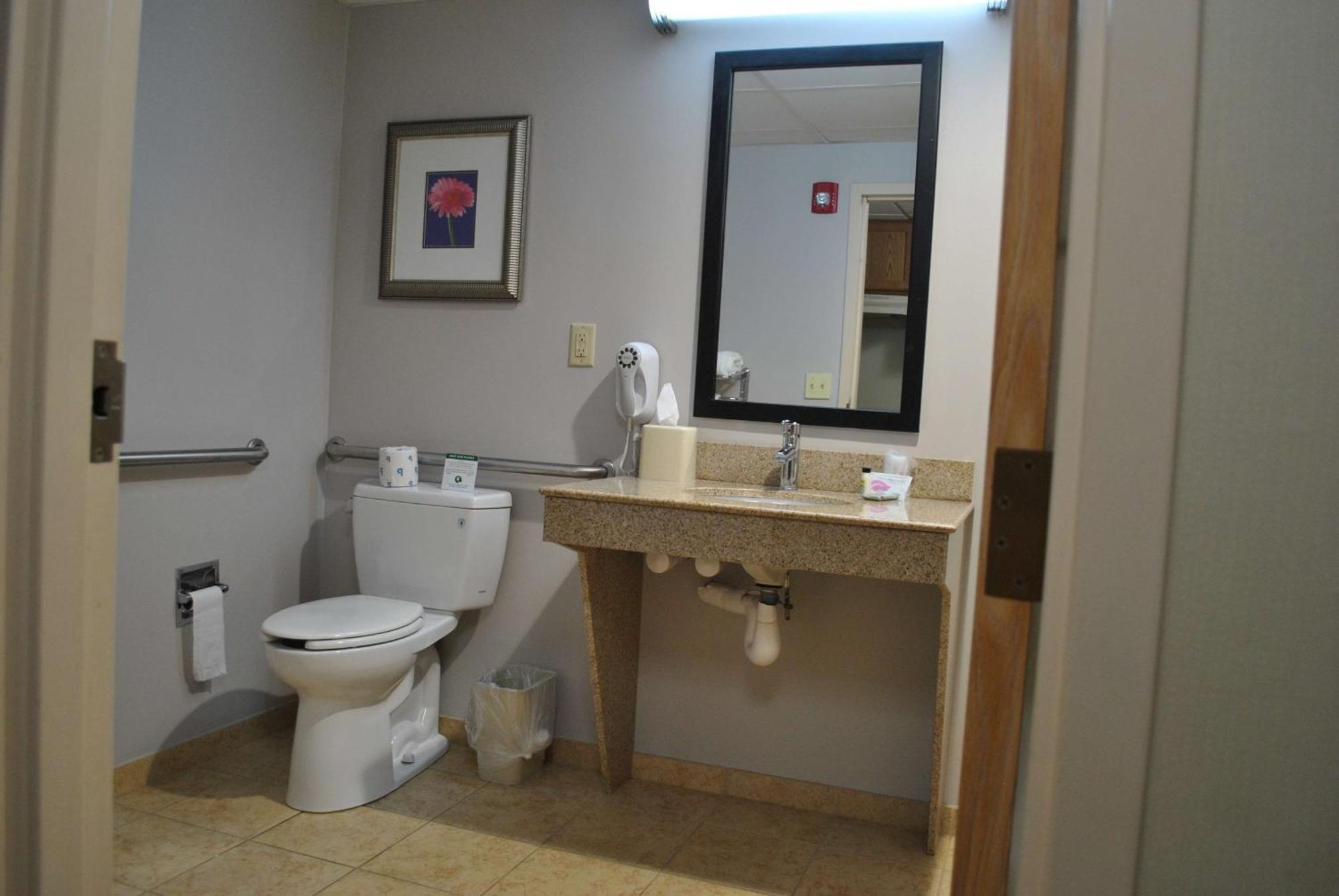 Best Western Owego Inn Экстерьер фото